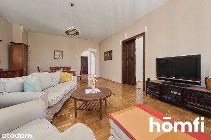 Trzypokojowe przestronne mieszkanie w kamienicy