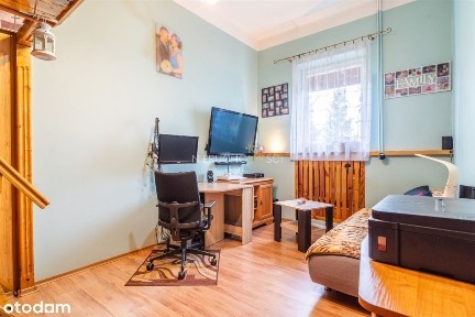 2 pokoje / Osobna kuchnia / Parking / Antresola