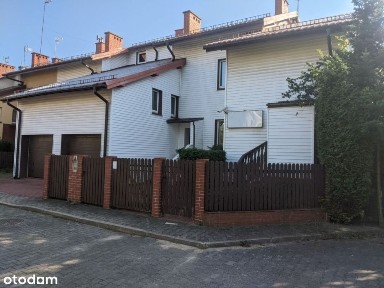 Dom - Podwójny szeregowiec (złączony) + dobudówka