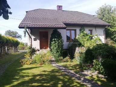 Dom jednorodzinny wraz z zabudową gospodarczą i sadem