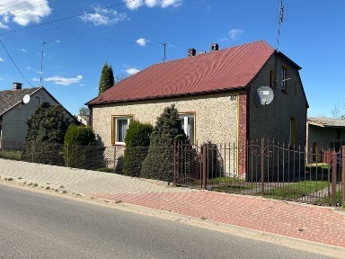 Dom jednorodzinny pod Wieluniem w dobrym stanie z działką 0,5ha