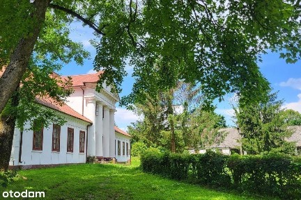 Zabytkowy Xix w. dwór w Rożnowie n/Dunajcem