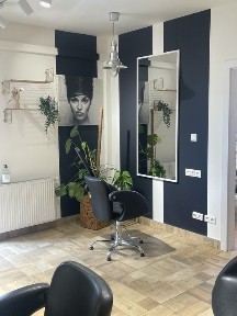 Stanowisko fryzjerskie/ brwi bar/barber/ pielęgnacja / przedłużanie