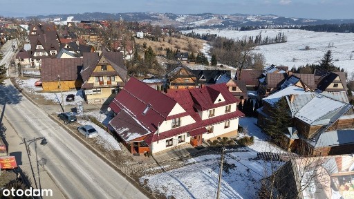 Karczma w Bukowinie Tatrzańskiej przy drodze z lokalami mieszkalnymi