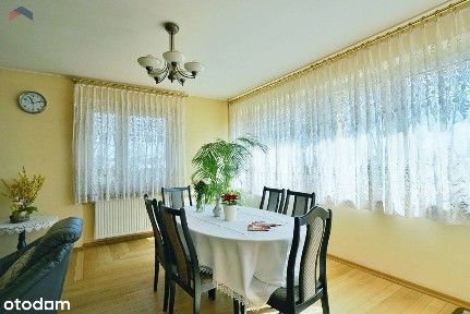 Duży dom w zabudowie bliźniaczej z potencjałem