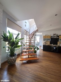 Zadbane dwupoziomowe 130,14m2 blisko pl. Przyjaźni