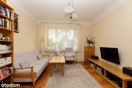 Mieszkanie 3 pokojowe na 2 piętrze w centrum.