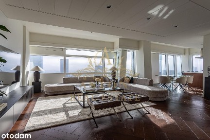 Beautiful 3 bedroom apartment at Złota 44