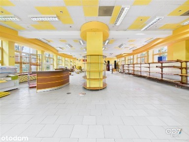 Lokal handlowo-usugowy przy Pilotów