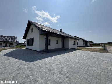 Nowy domy z ogromnym salonem i 3 sypialniami. Duża działka 10ar.