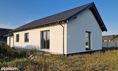 Dom z garażem i pompą ciepła - Wiekowo