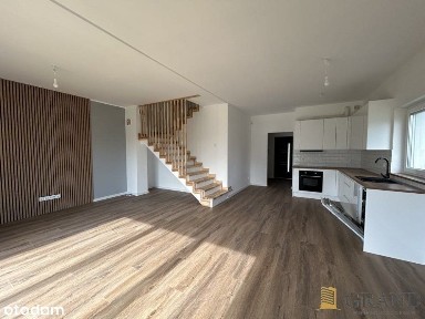 Dom w zabudowie bliźniaczej,garaż,balkon