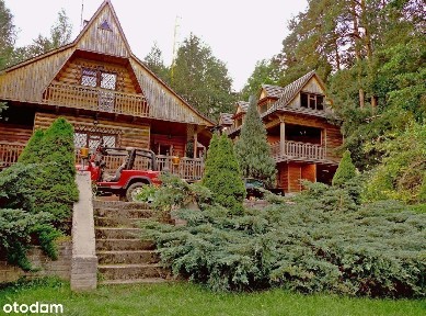 Dwa drewniane domy w pięknej, cichej okolicy niedaleko Bugu