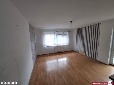 M-3 z 2000 roku z miejscem postojowym,Super punkt.