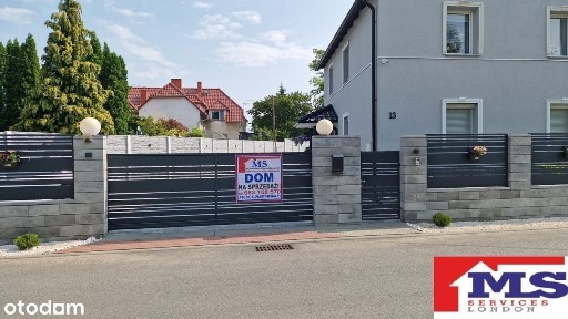 Na sprzedaż dom w Lubrzy o powierzchni 280m2