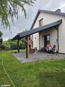 Na sprzedaż dom z dużym gospodarstwem, stajniami i