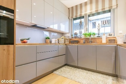 Trzy pokojowe/ zachwycające funkcjonalnym układem!