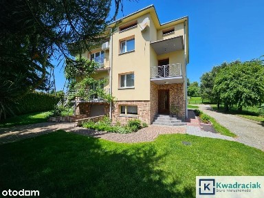 Przestronny, zadbany dom z dużą działką