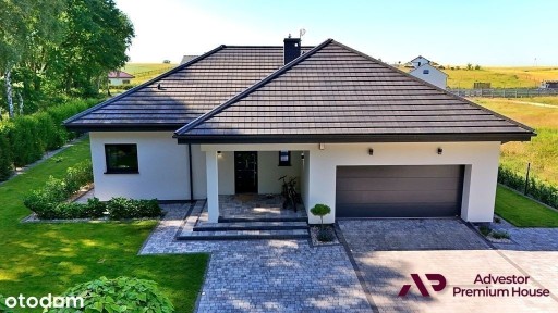 Parterowy nowoczesny dom z garażem przy lesie - wejdź i zamieszkaj