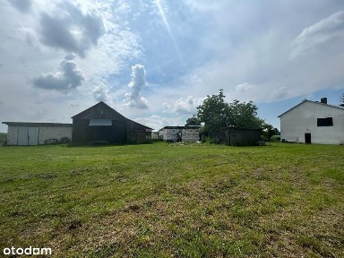 Duży dom z garażami na działce w Wohyniu!