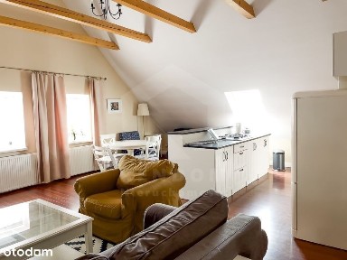 Mieszkanie z prosperującym barem