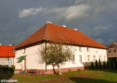 Sielski dom, blisko jeziora