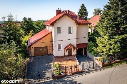 Dom z pięknym ogrodem w ścisłym centrum Brzozowa