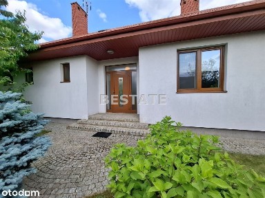 Jednorodzinny dom z pięknym ogrodem