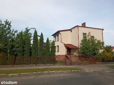 Dom z dużym garażem przy lesie