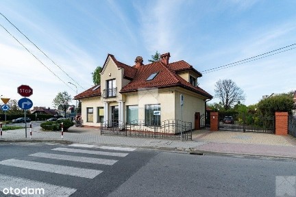 Dom z częścią biurową | Topowa lokalizacja |