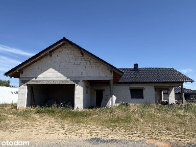 Duży dom do wykończenia