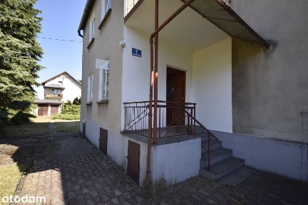 Przestronny bliźniak z dużą działką