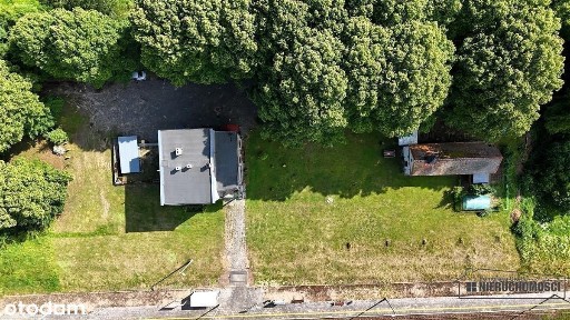 Parter domu na kolonii. Żółtnica ul. Dworcowa.