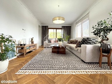 Komfortowy dom wolnostojący z 2 garażami oraz halą