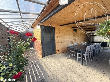 Mieszkanie z ogródkiem i garażem / 1 piętro