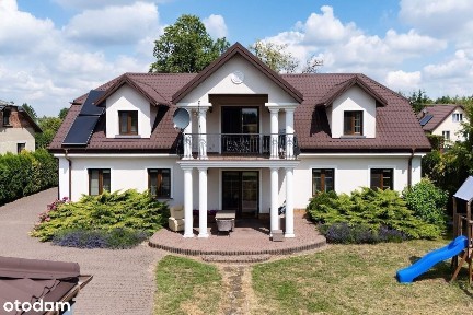 Reprezentacyjna willa z ogrodem 2700m² | Gotowa do wprowadzenia