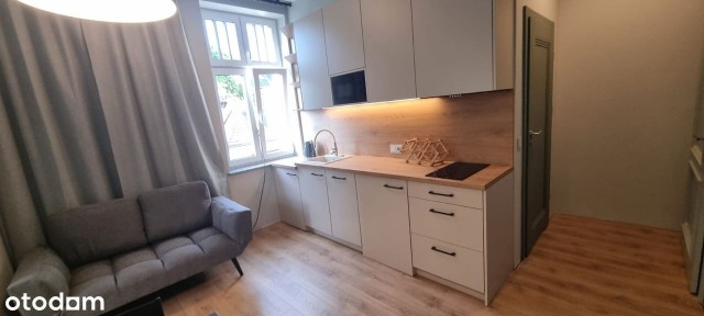 Pierwszy najem, nowoczesne. Obok UO, bez czynszu.