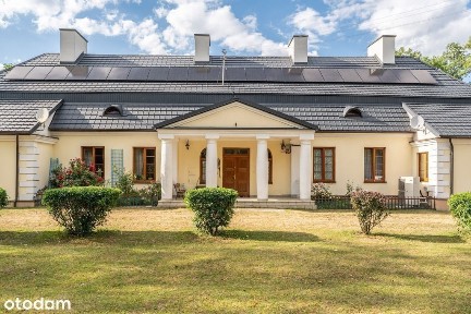 Historyczny dwór w sercu zabytkowego parku Opoczno
