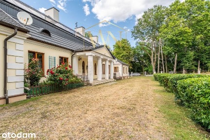 Historyczny dwór w sercu zabytkowego parku Opoczno