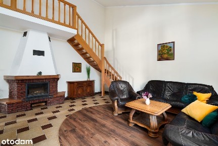 Dom z magazynem Nekla przy DK92