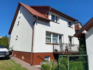 Dom z garażem. Pińczów.