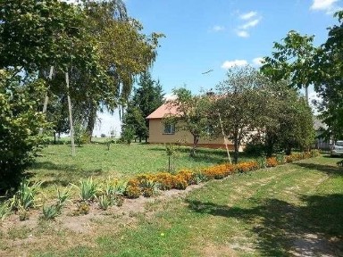 DOM na wsi wraz z budynkami gospodarczymi SPRZEDAM