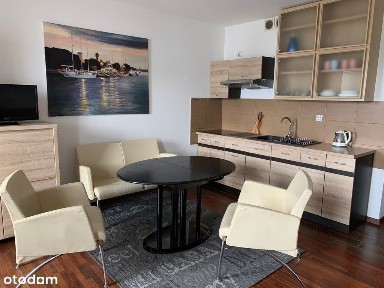 Duża kawalerka na wynajem, 2 piętro