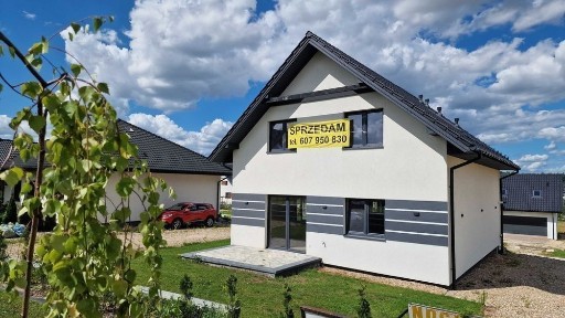 Piękny dom z poddaszem użytkowym