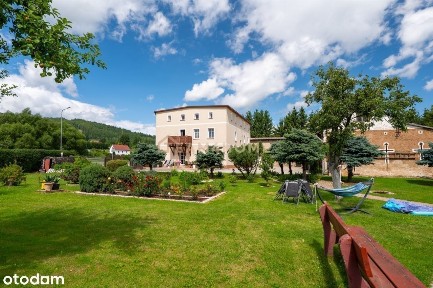 Przestronny dom z pięknym ogrodem!