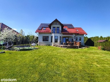 Przestronny energooszczędny dom wolnostojący w Kostomłotach
