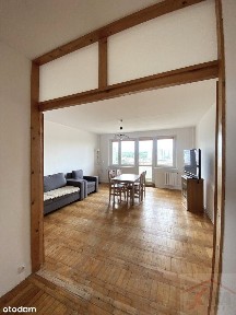 3 widne pokoje, duży hall, balkon