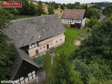 Dom z zabudowaniami w malowniczym Marczowie