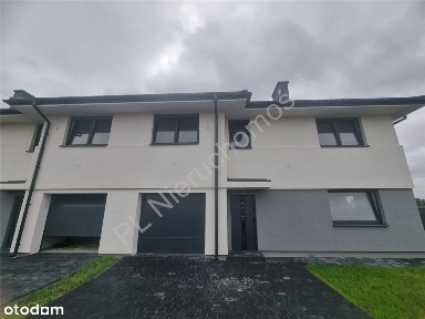 Połowa Bliźniaka Położona W Dąbrówce