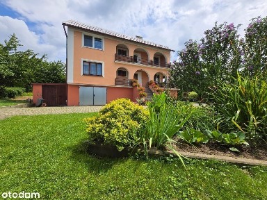 Zadbany dom w cichej okolicy